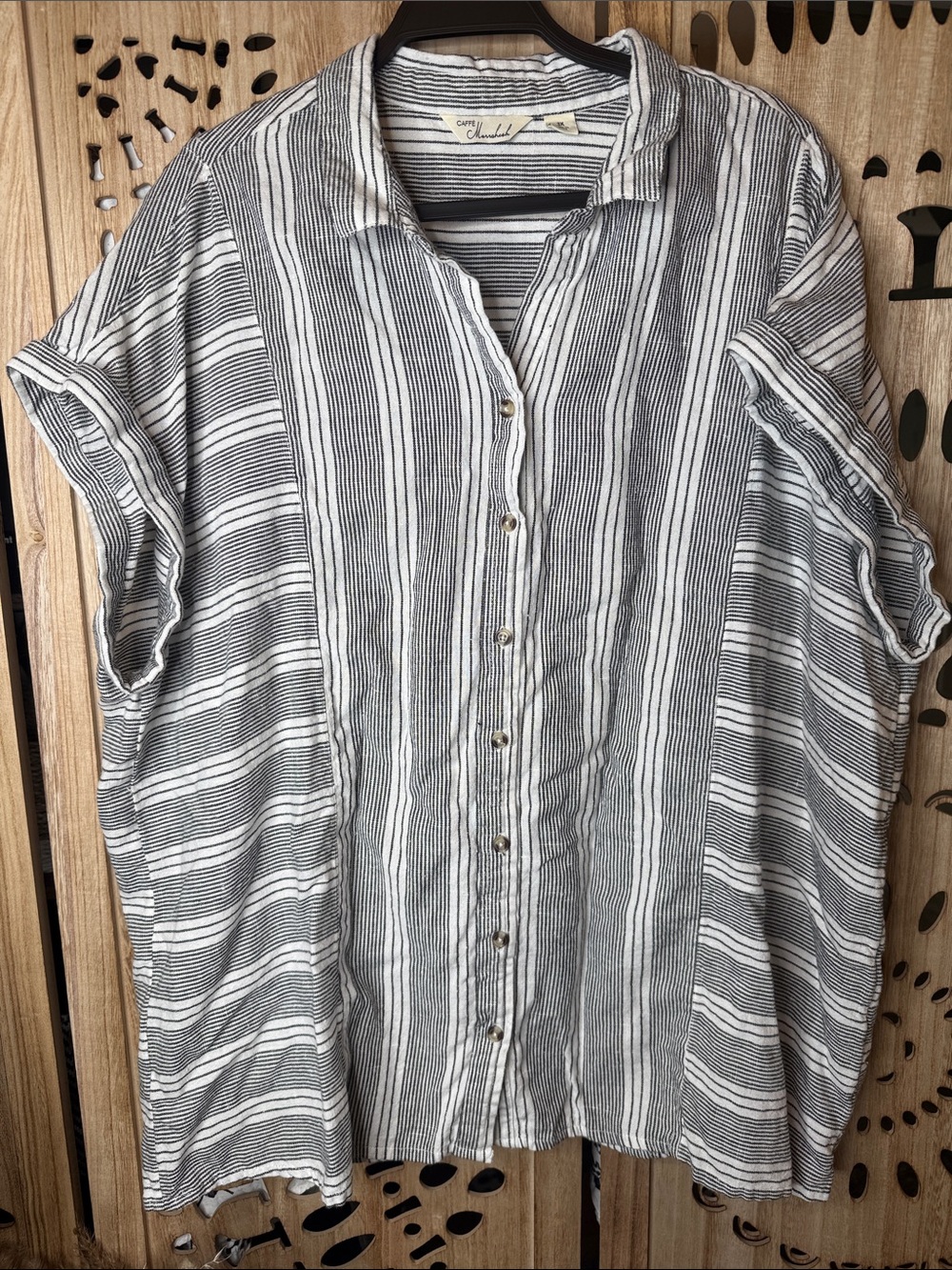 Casual Striped Button-Down Shirt in Black & White - Relaxed Fit - Picture 1 of 1